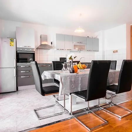 Gudelj Apartament *