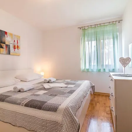 Gudelj Apartament *